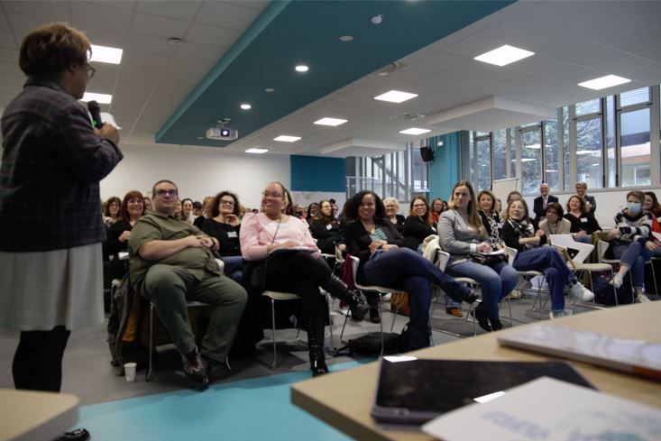 cadres assis pendant le séminaire 
